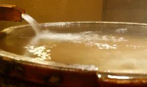 美濃焼壺湯